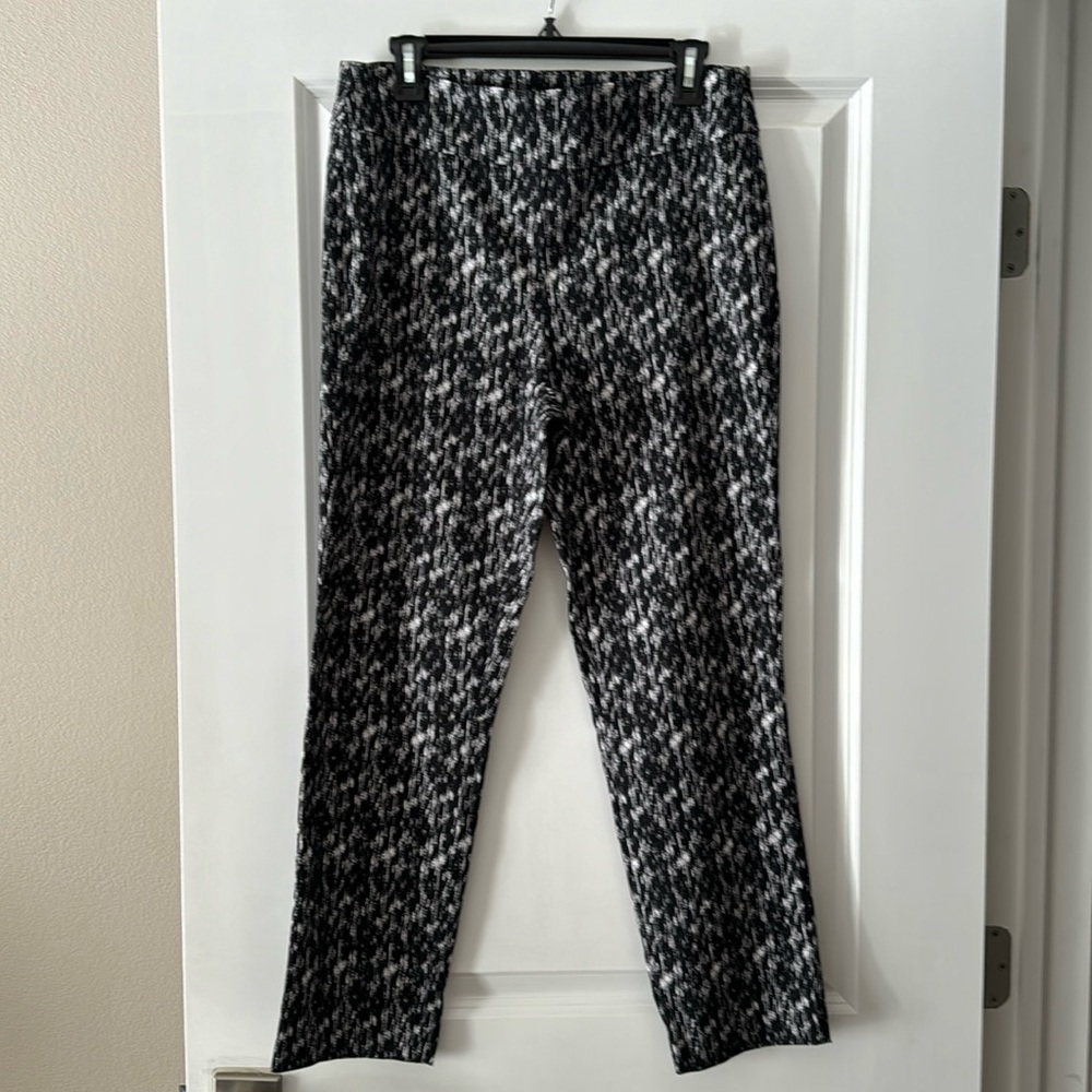 Tribal Black & White Speckled Ankle Pants
